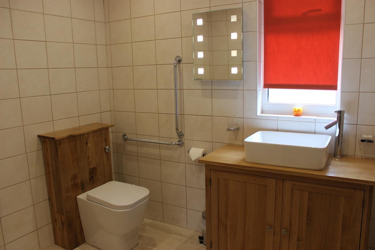 Loch Ness Highland Cottages With Partial Loch View 인버모리스톤 외부 사진
