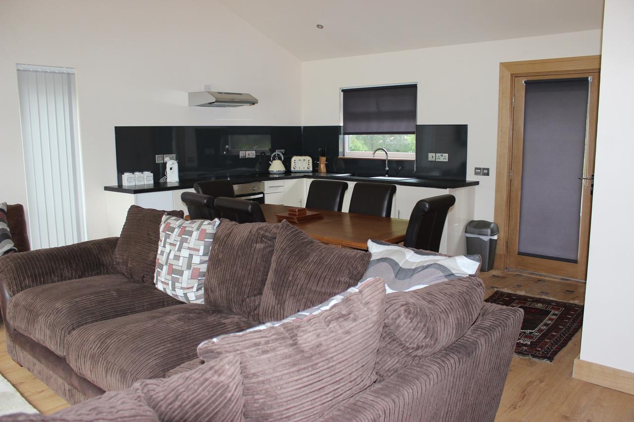 Loch Ness Highland Cottages With Partial Loch View 인버모리스톤 외부 사진