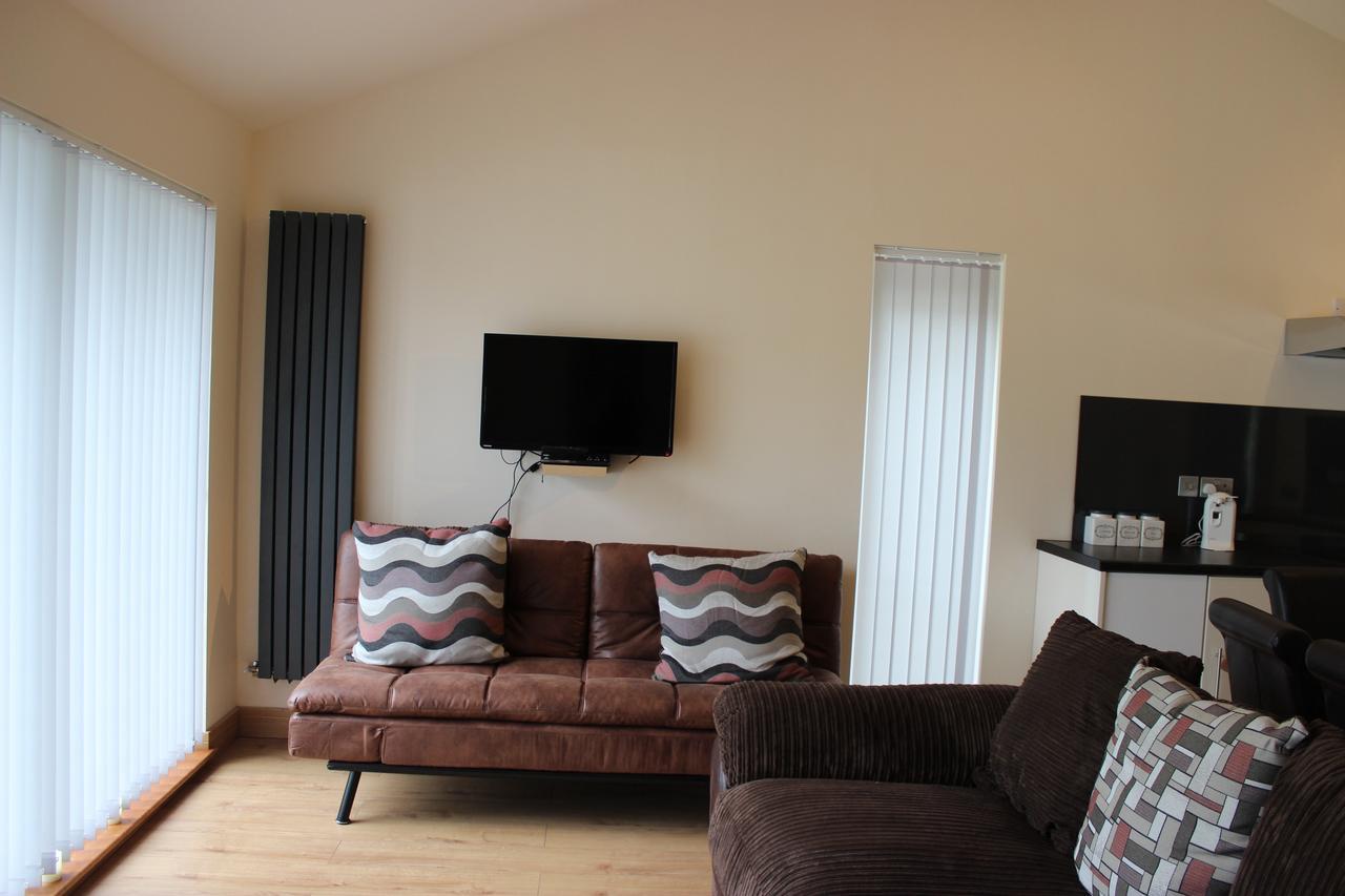 Loch Ness Highland Cottages With Partial Loch View 인버모리스톤 외부 사진