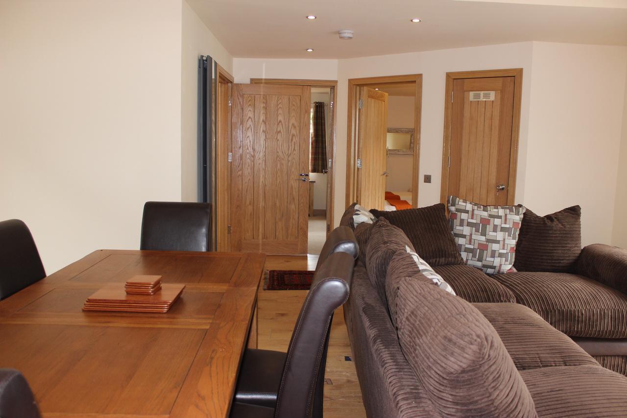 Loch Ness Highland Cottages With Partial Loch View 인버모리스톤 외부 사진