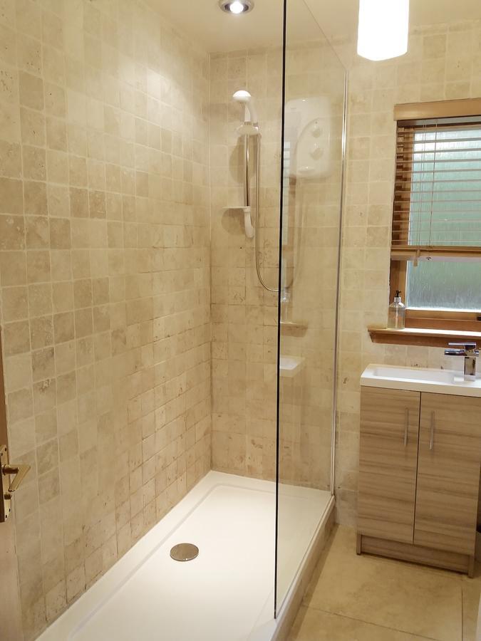 Loch Ness Highland Cottages With Partial Loch View 인버모리스톤 외부 사진