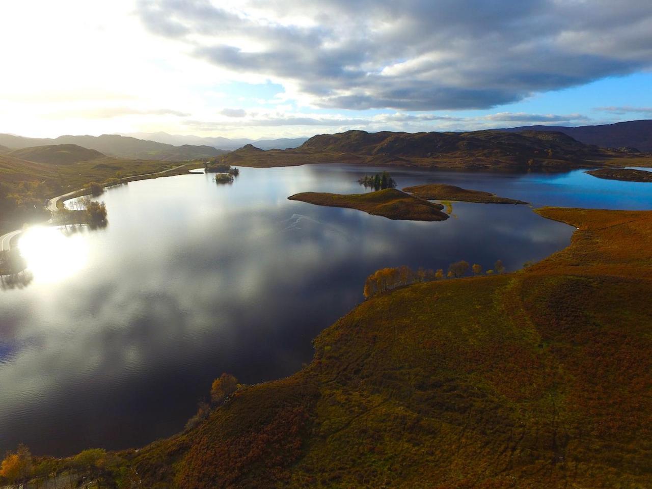 Loch Ness Highland Cottages With Partial Loch View 인버모리스톤 외부 사진