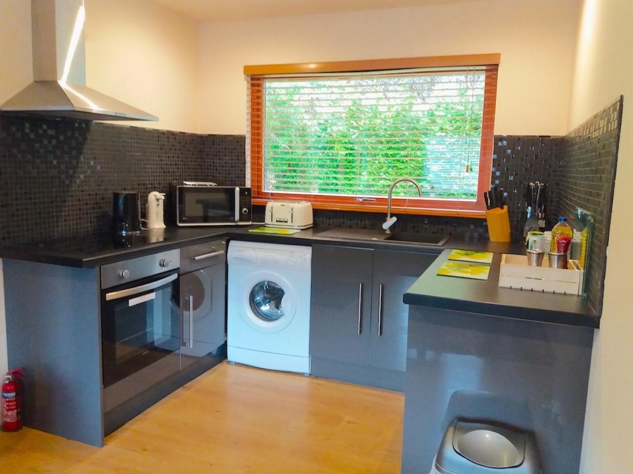 Loch Ness Highland Cottages With Partial Loch View 인버모리스톤 외부 사진